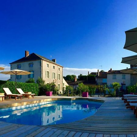 Maison Hirondelles Hotes Bed and Breakfast Mezieres-sur-Issoire Εξωτερικό φωτογραφία